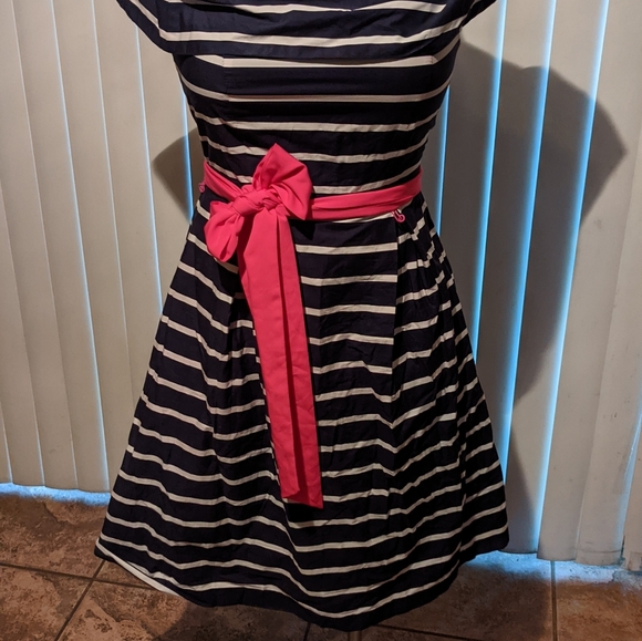 Dress 👗 - Picture 4 of 5